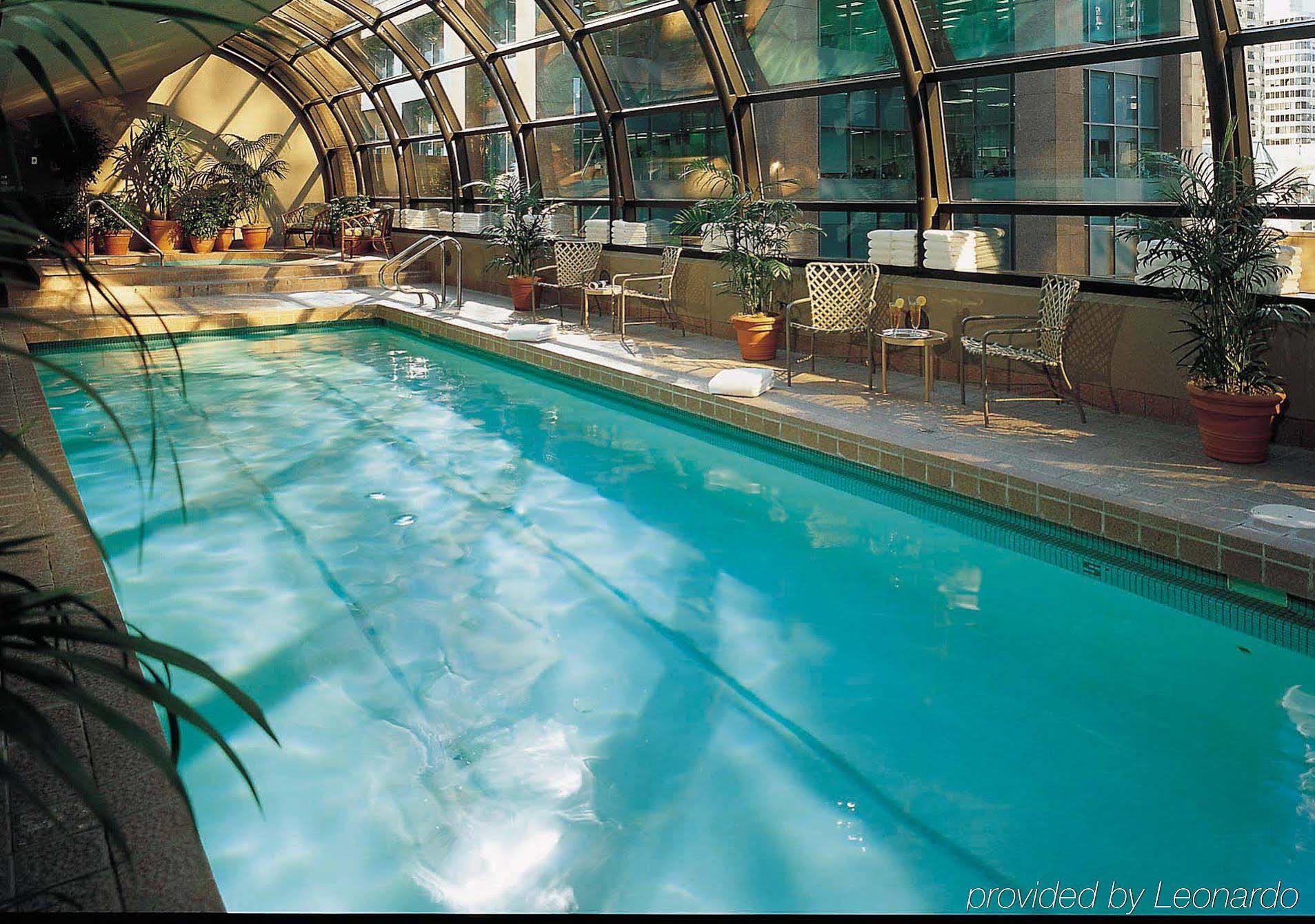 Metropolitan Hotel Vancouver Exterior foto